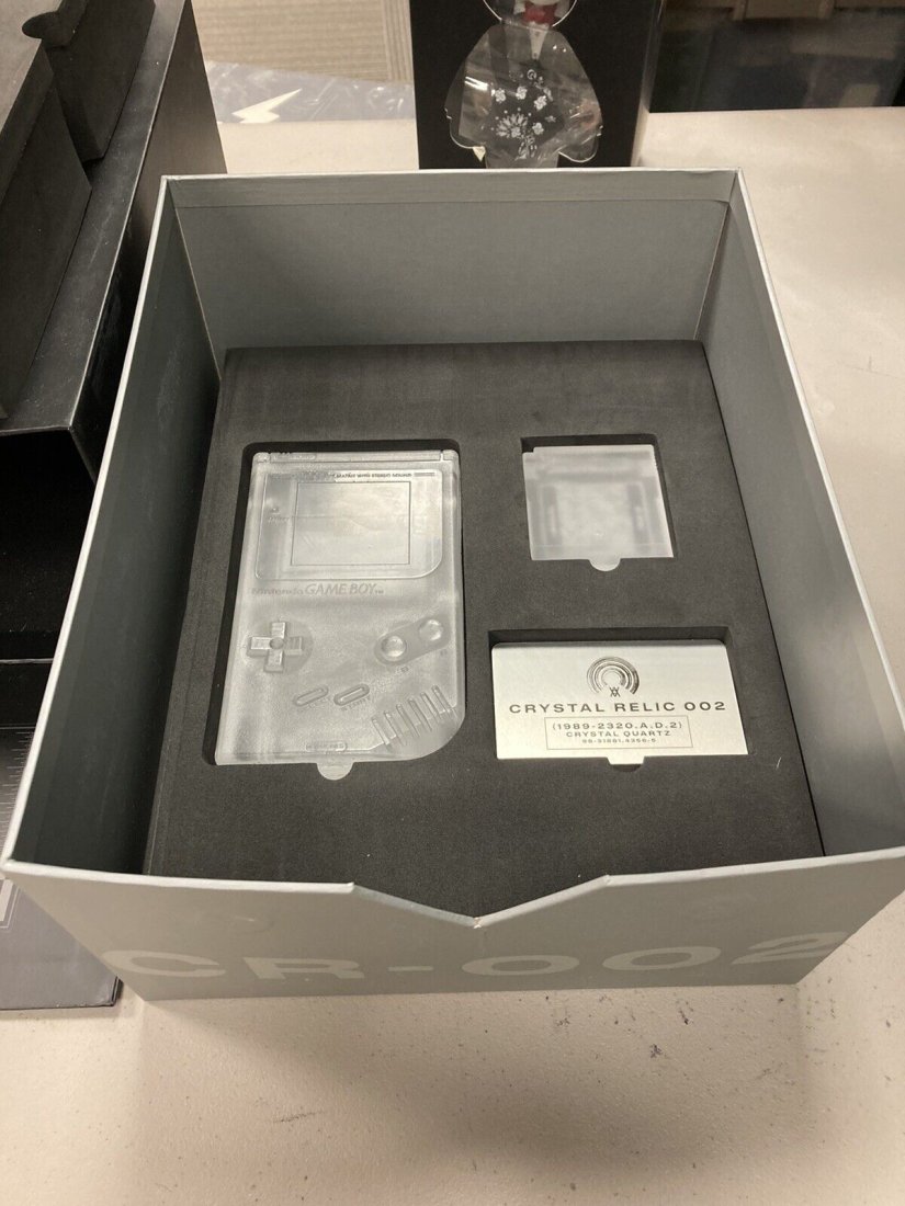 Daniel Arsham Crystal Relic 002- Nintendo Gameboy - Free Shipping: Daniel Arsham Crystal Relic 002- Nintendo Gameboy - Free Shipping