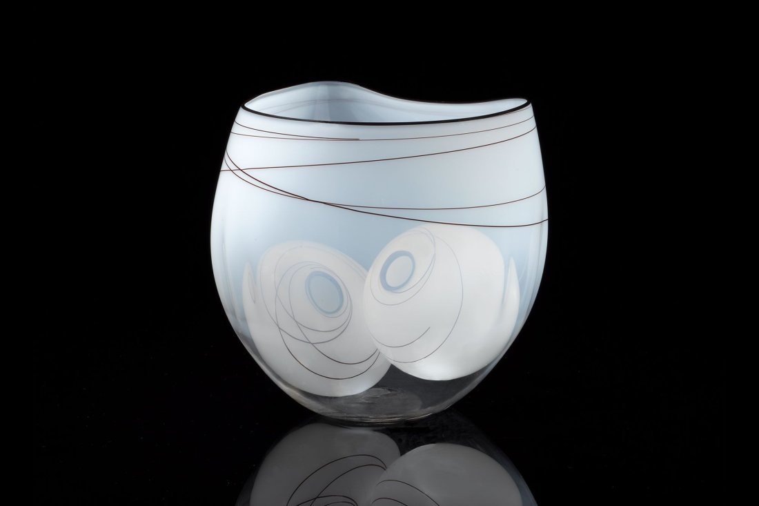 DALE CHIHULY IVORY LUSTER BASKET (1 of 1)