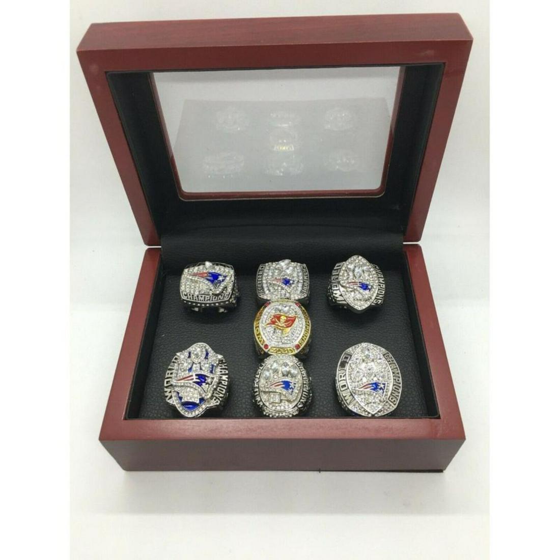 7 Pcs Tom Brady Super Bowl Championship Ring Set with Wooden Display Box (1 of 1)