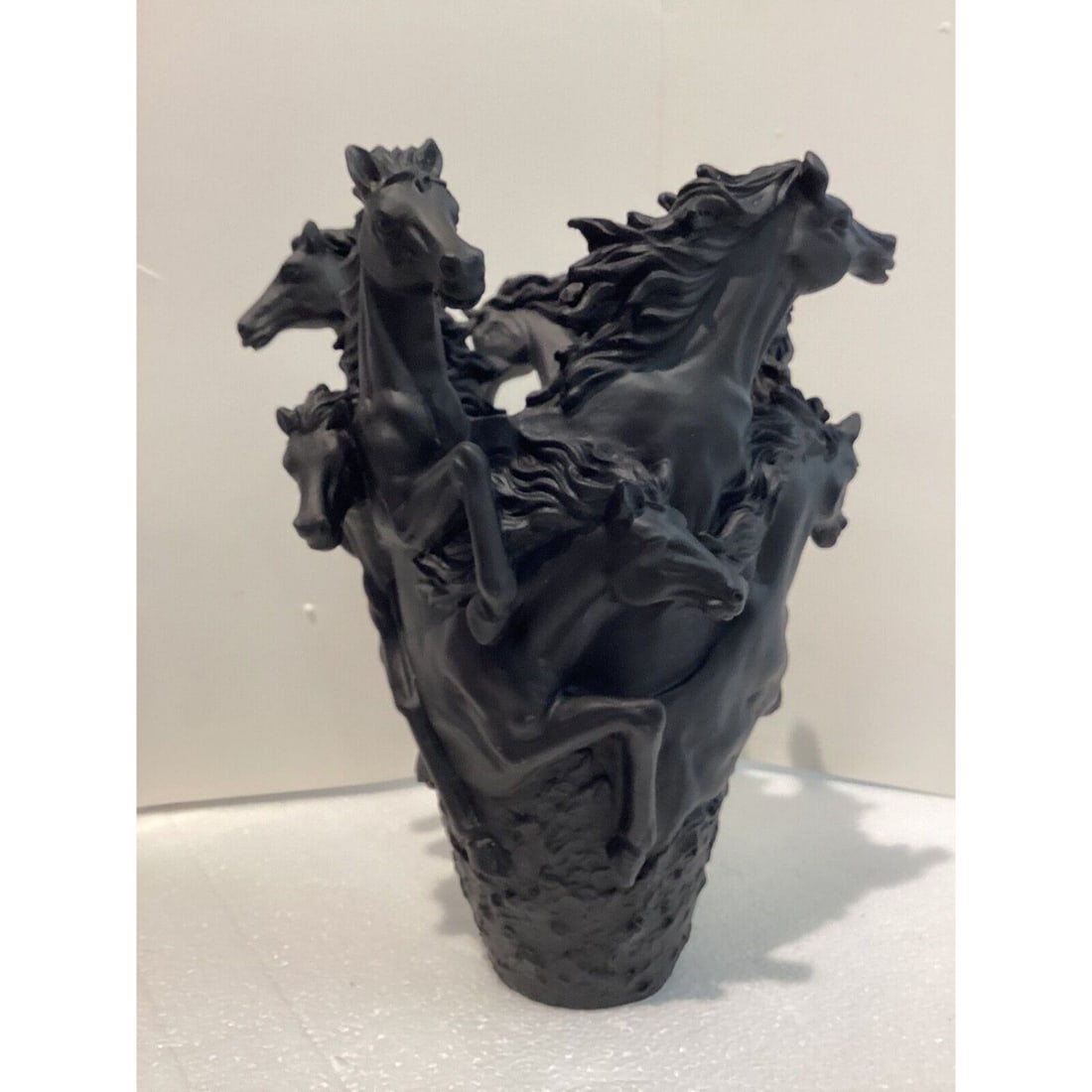 Nancy daum style horse vase amber 10 inch tall 6 wide (1 of 3)