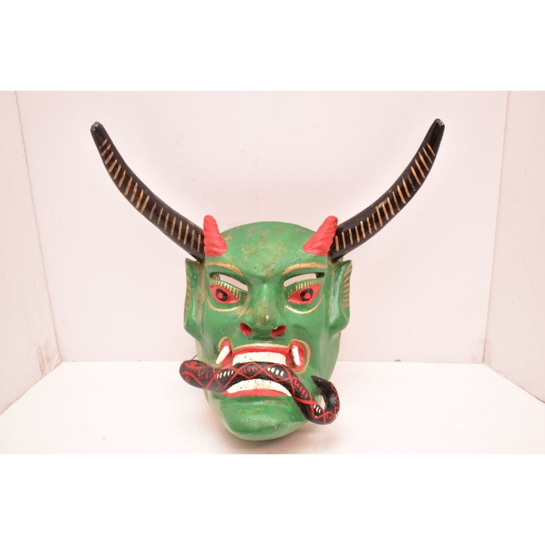 ATQ MEXICAN Michoacan FOLK ART VTG Devil FACE Mask WOOD Carved Diablo SIGNED (1 of 2)