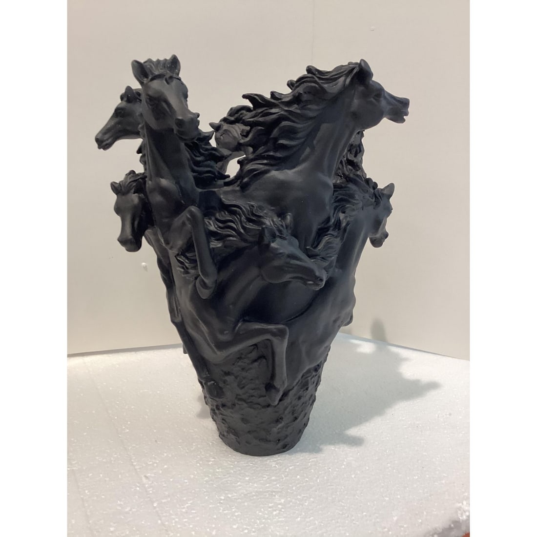 Nancy Daum style horse vase 9" (1 of 2)