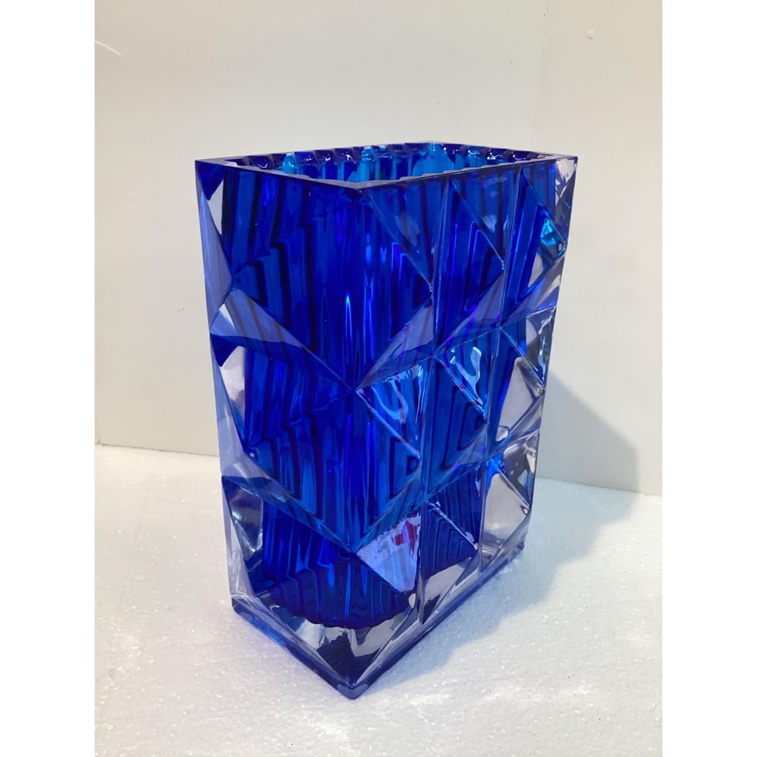 BACCARAT STYLE LOUXOR RED RECTANGULAR VASE H 7â€ (1 of 1)