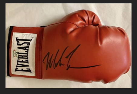 Mike Tyson Signed Everlast Glove Beckett COA: Mike Tyson Signed Everlast Glove Beckett COA