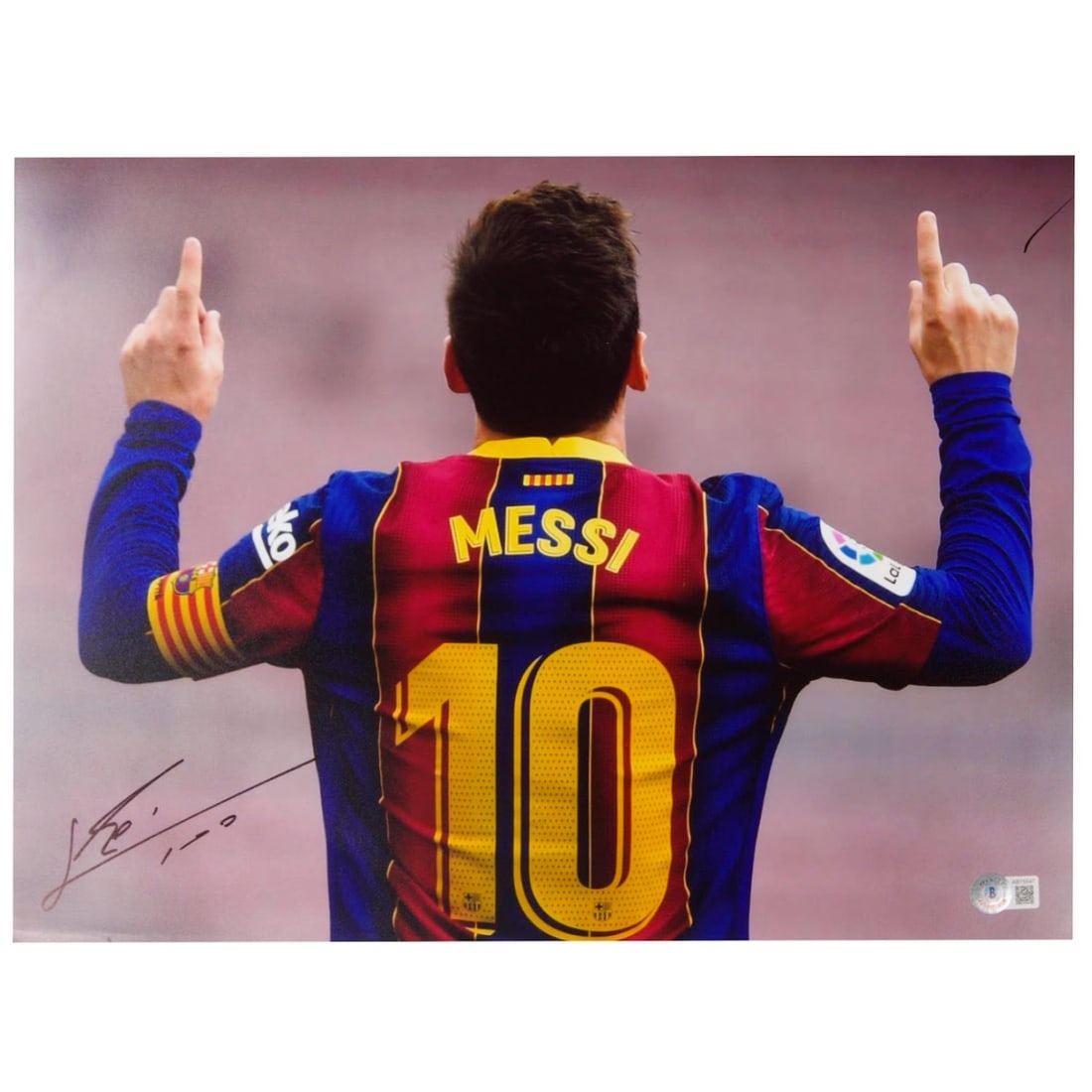 Lionel Messi Signed Photograph 12 x 16 (Beckett COA): Lionel Messi Signed Photograph 12 x 16 (Beckett COA)