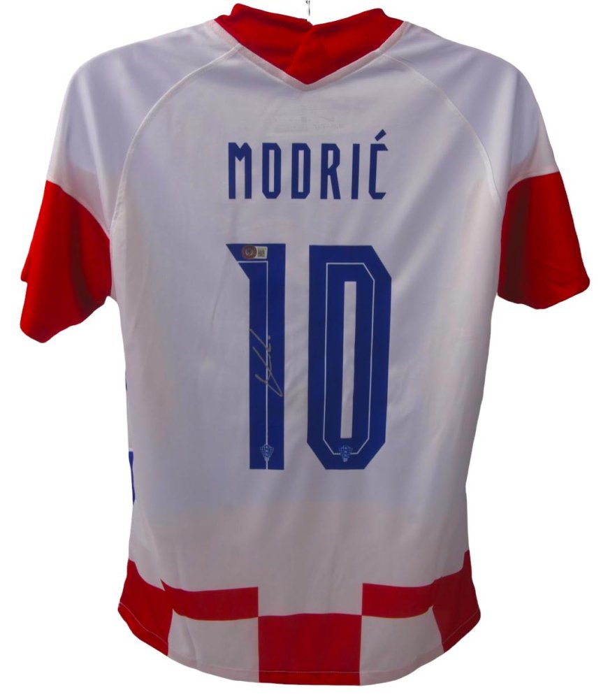 Luka Modric Signed Croatia National Team Jersey (Beckett): Luka Modric Signed Croatia National Team Jersey (Beckett)