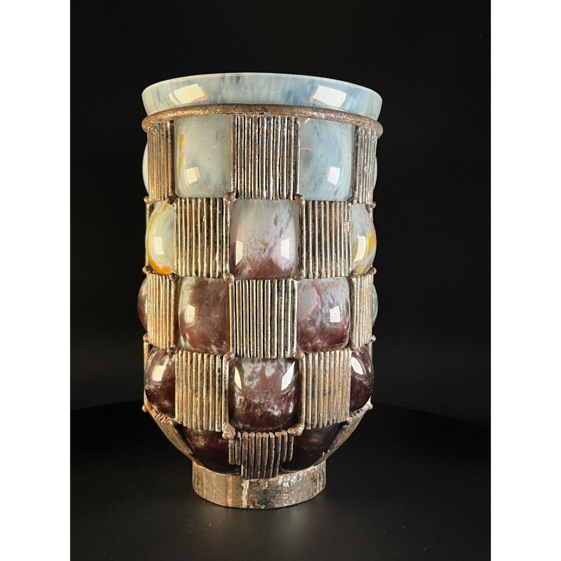 1930 Daum-Majorelle Silver Wrought Iron Glass Pate Vase: 1930 Daum-Majorelle Silver Wrought Iron Glass Pate Vase (30.5CMX18.5CM)