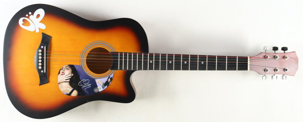 Olivia Rodrigo Signed 38" Acoustic Guitar (Beckett): Olivia Rodrigo Signed 38" Acoustic Guitar (Beckett)