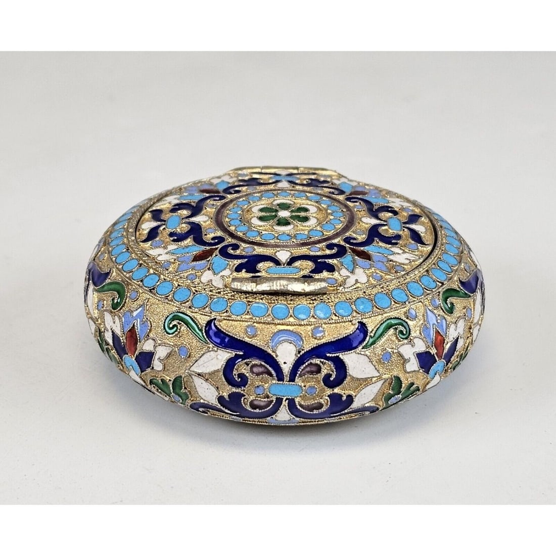 19th C. Antique Russian Gilt Silver Snuff Pill Box: 19th C. Antique Russian Gilt Silver Snuff Pill Box. 2 1/4" ( 5,5 cm ) diameter.