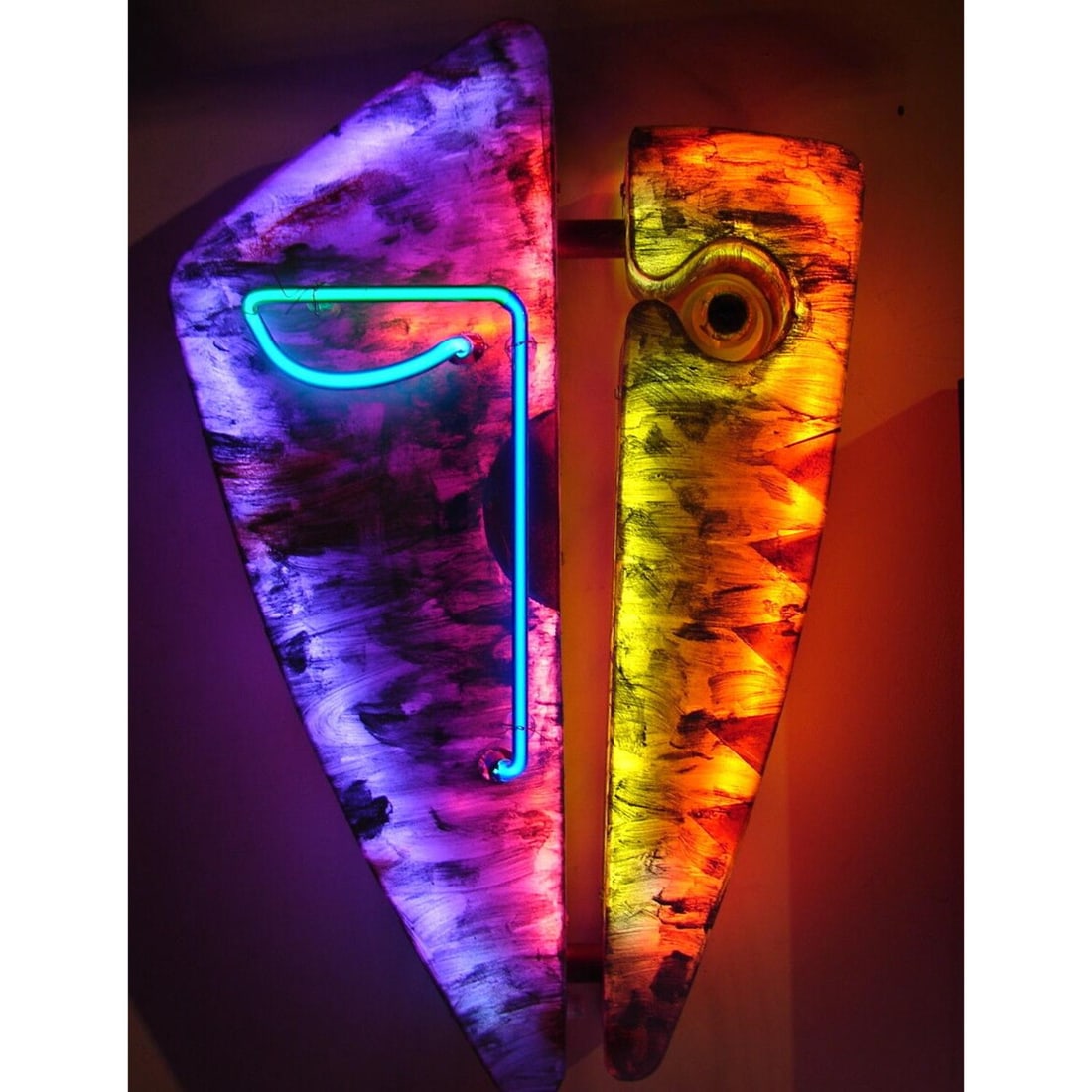 Neon art wall sculpture >>> artist Robert Johnson: Neon art wall sculpture<<<>>> artist Robert Johnson ( 26" x 18"x 6" )