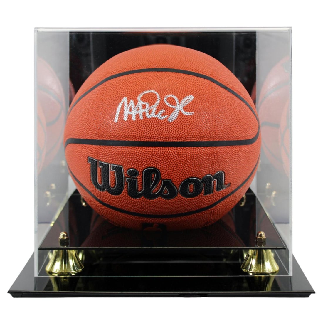 Magic Johnson Signed NBA Basketball with Display Case (Beckett) (1 of 1)