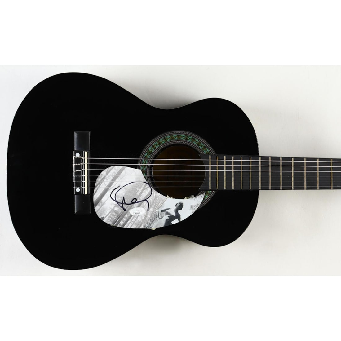Taylor Swift Signed 34" Acoustic Guitar (JSA): Taylor Swift Signed 34" Acoustic Guitar (JSA)
