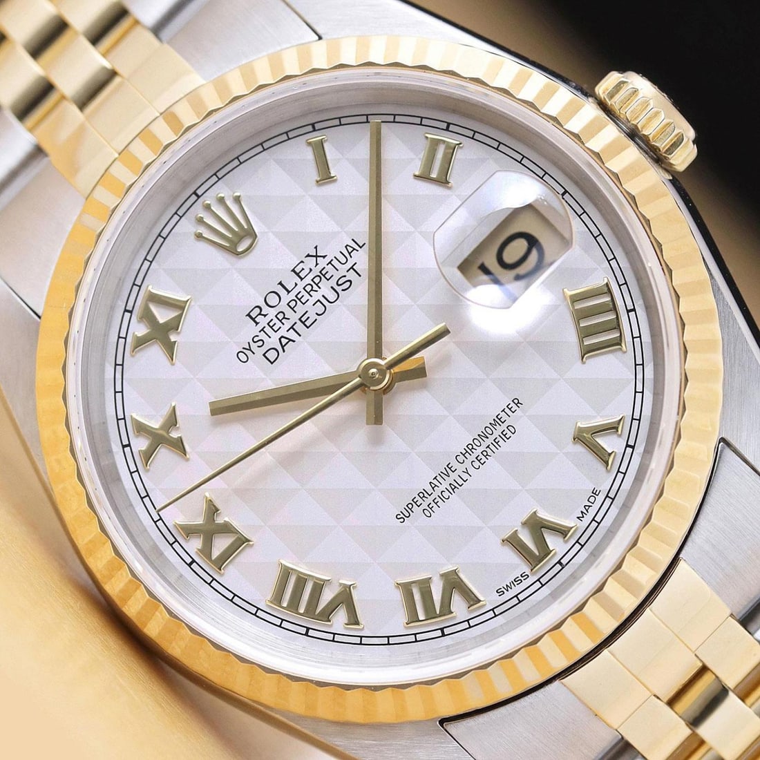 ROLEX MENS DATEJUST 16233 CREAM PYRAMID ROMAN DIAL 18K GOLD STEEL TWO TONE WATCH (1 of 5)