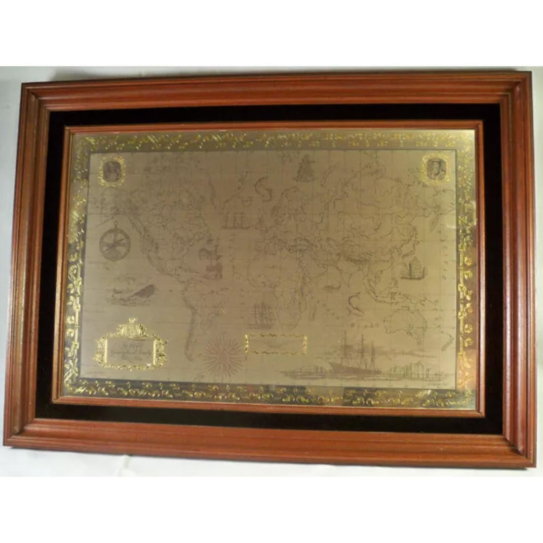 Rare 1976**Franklin Mint*Sterling Silver**925/Gold World Map Old Art Piece: Rare 1976 Franklin Mint Sterling Silver 925/Gold World Map Old Art Piece. Made from pure sterling silver 925/1000 and also spots plated with 24ct Gold. (27 inches X Weight including frame is around 3.