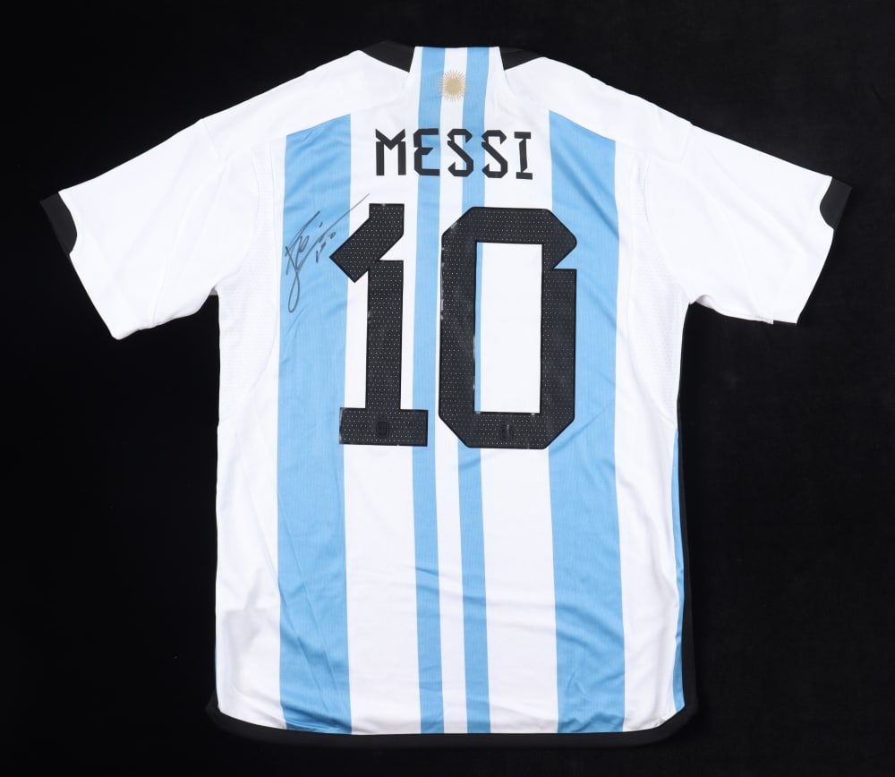 Lionel Messi Signed Argentina National Team Jersey Inscribed "LEO" (Beckett): Lionel Messi Signed Argentina National Team Jersey Inscribed "LEO" (Beckett)