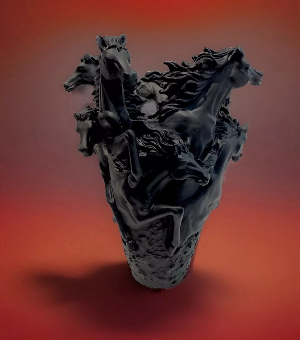 Black Crystal Horse Vase H9?? Nancy Daum Style Heavy Art Glass Collector Vase (1 of 7)