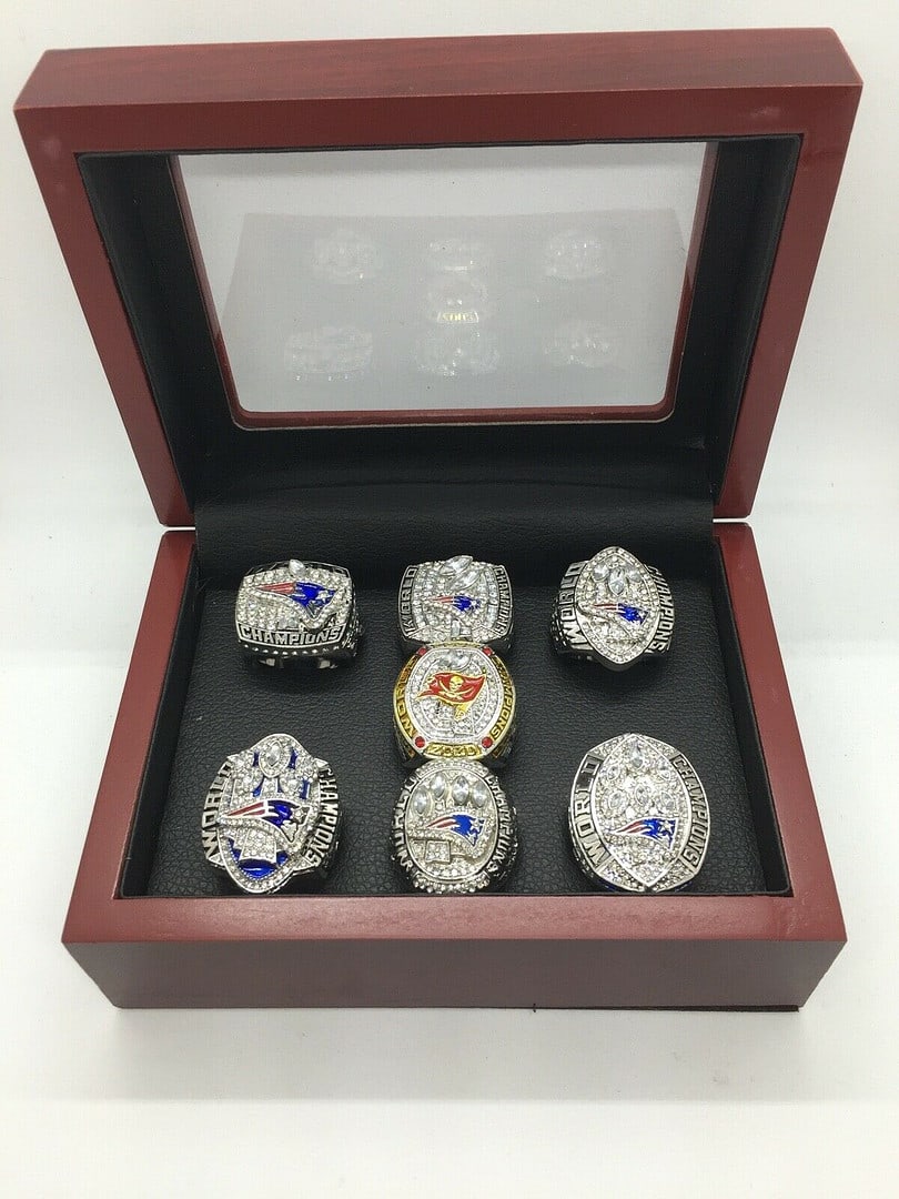 7 Rings Pieces Tom Brady Super Bowl Championship Ring Set with Wooden Display Box (1 of 1)