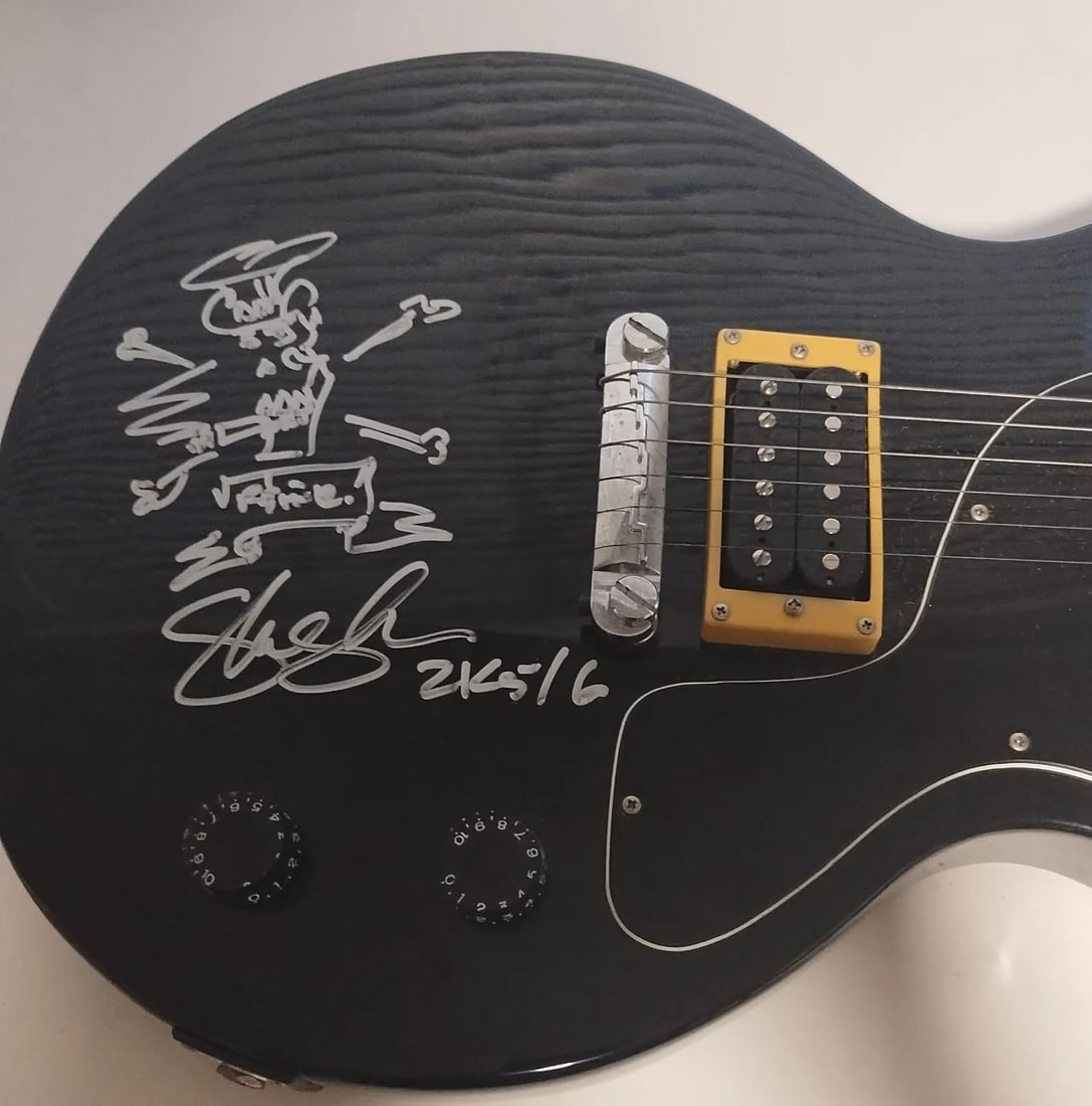 GUNS AND ROSES SIGNED GUITAR SLASH SIGNED GUITAR SKETCH COA LOA PSA/DNA CD LP (1 of 4)