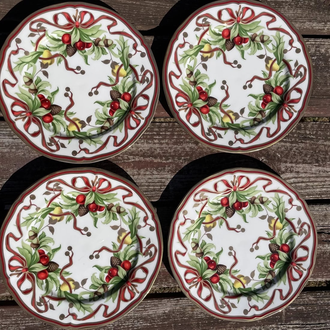 TIFFANY & Co - Holiday Christmas  10 1/4" plates (1 of 20)