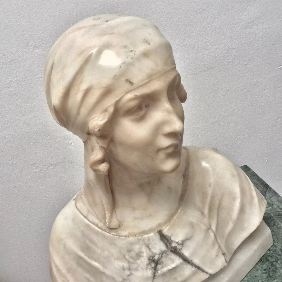 Large Antique Marble Alabaster Bust of Young Woman Lady Italy19th Sculpture: Condition: Used,Handmade: Yes,Production Technique: Carving,Country/Region of Manufacture: Italy,Style: Art Deco, Realism, Renaissance, antique, neoclassical,Material: Alabaster, Marble,Format: Bust,T