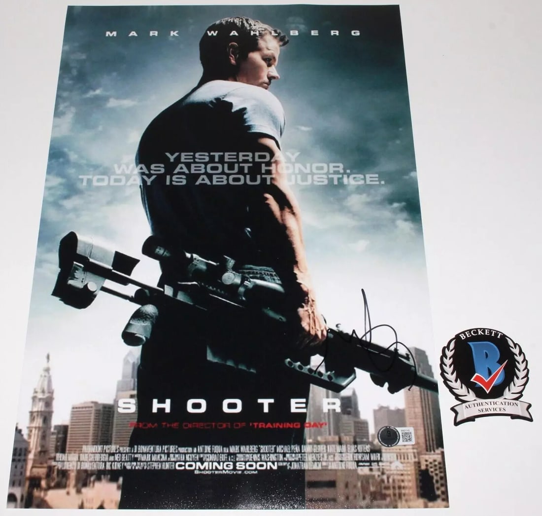 MARK WAHLBERG SIGNED 'SHOOTER' 12x18 MOVIE POSTER PROOF ACTOR BECKETT BAS COA (1 of 3)