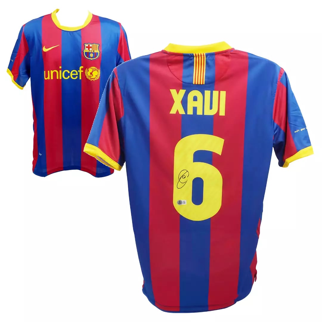 Xavi Hernandez Signed FC Barcelona Home Soccer Jersey #6 with Beckett COA (1 of 4)