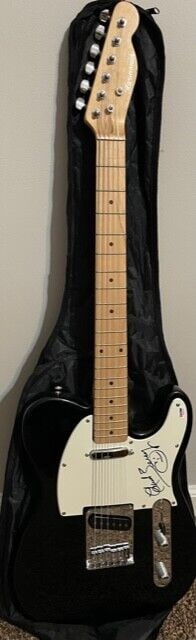 Chuck Berry Autographed Guitar PSA/DNA (1 of 2)