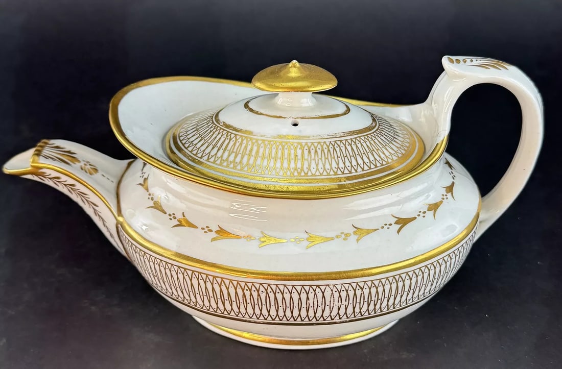Superb c1790-1820 English Georgian Gold Gilt White Porcelain Large Teapot: Condition: Used: An item that has been used previously. The item may have some signs of cosmetic wear, but is fully operational and functions as intended. This item may be a floor model or store retur