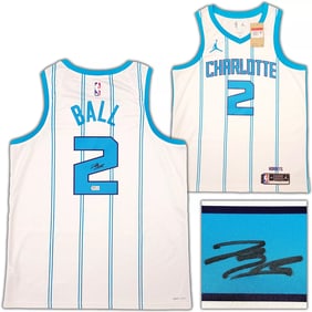 LAMELO BALL Signed Charlotte Hornets Nike Swingman Jersey (Beckett COA)