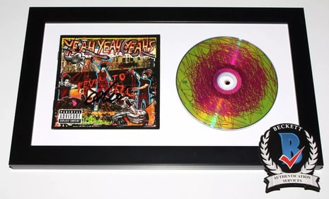 KAREN O SIGNED YEAH YEAH YEAHS FRAMED CD COVER ALBUM ORZOLEK BECKETT BAS COA