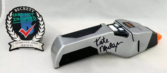 Kate Mulgrew Signed Phaser Gun Star Trek Voyager Beckett BAS COA
