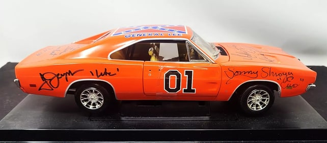 DUKES OF HAZZARD Cast (7) Signed General Lee 1:18 Die Cast Model Car Beckett BAS