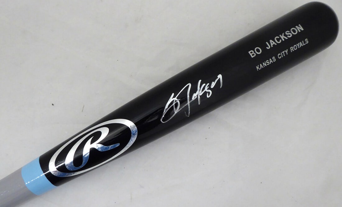 BO JACKSON AUTOGRAPHED BLACK RAWLINGS GAME MODEL BAT ROYALS BECKETT COA (1 of 2)
