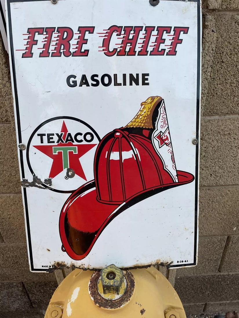 ORIGINAL AUTHENTIC ''1961 TEXACO FIRE CHIEF DEALER  PORCELAIN SIGN 18??x12 (1 of 10)