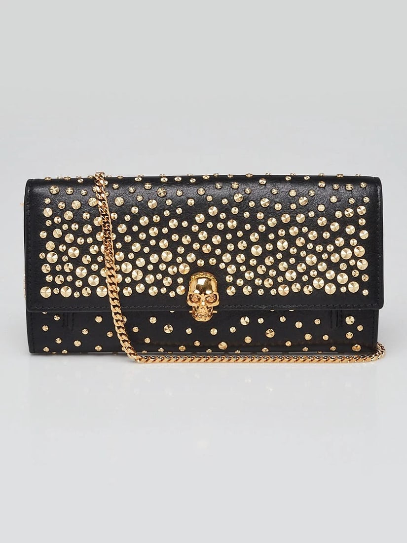 Alexander McQueen Black Pebbled Leather Studded Wallet On Chain Crossbody Bag: Handle Drop: 20"Measurements: 8" L x 1.25" W x 4" H. Pre-owned,Brand: Alexander McQueen,Exterior Material: Leather,Style: Clutches,Crossbody Bags,Everyday Bags,Exterior Color: Black,Department: Women