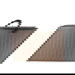 Louis Vuitton Monogram Macassar & Black Leather Alzer Trunk 60: Condition: Pre-owned,Country/Region of Manufacture: France,Dimensions: 24 x 16.5 x 8.5,Handbag Accessories: Key,Bag Width: 24 in,Bag Depth: 8.5 in,Bag Height: 16.5 in,Department: Unisex,Style: Luggage