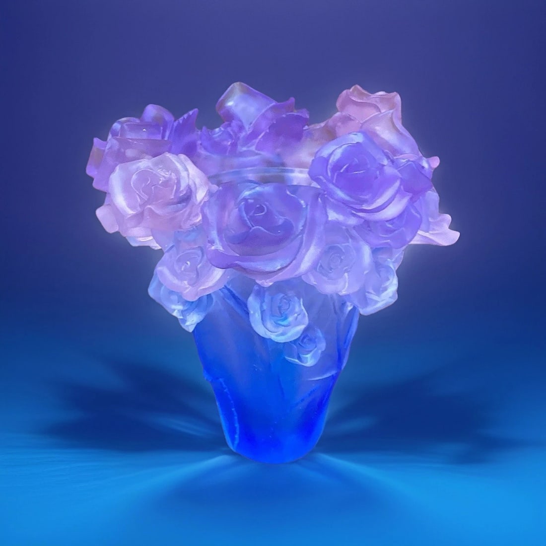 Nancy Daum Style Blue Ombré Vase H7?? Heavy Art Glass Maker Unknown Unique (1 of 8)