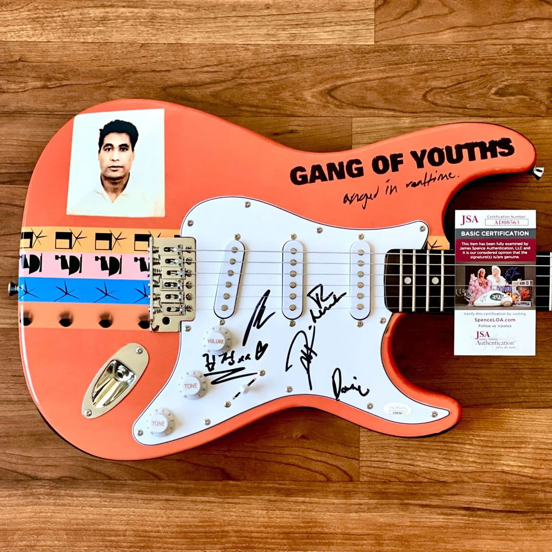 GANG OF YOUTHS Signed Guitar Custom 1/1 Graphics JSA COA DAVE LE'AUPEPE +4: Industry: Music,Signed: Yes,Autograph Authentication: James Spence (JSA),Object Type: Guitar & Guitar Pick,Original/Reproduction: Original,Signed By: Dave Le'Aupepe Max Dunn Tom Hobdon Jung Kim Donnie