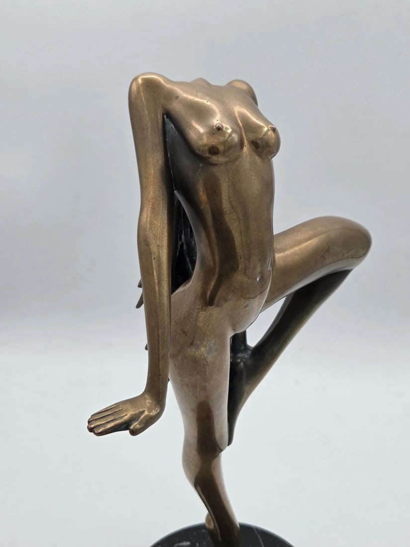 Exquisite Tom Bennett ''Sun Dancer '' Limited Edition Bronze Sculpture: Condition: Used: An item that has been used previously. See the seller’s listing for full details and description of any imperfections. ,Size: Medium,Signed: Yes,Period: Contemporary (1970 - 2020),M