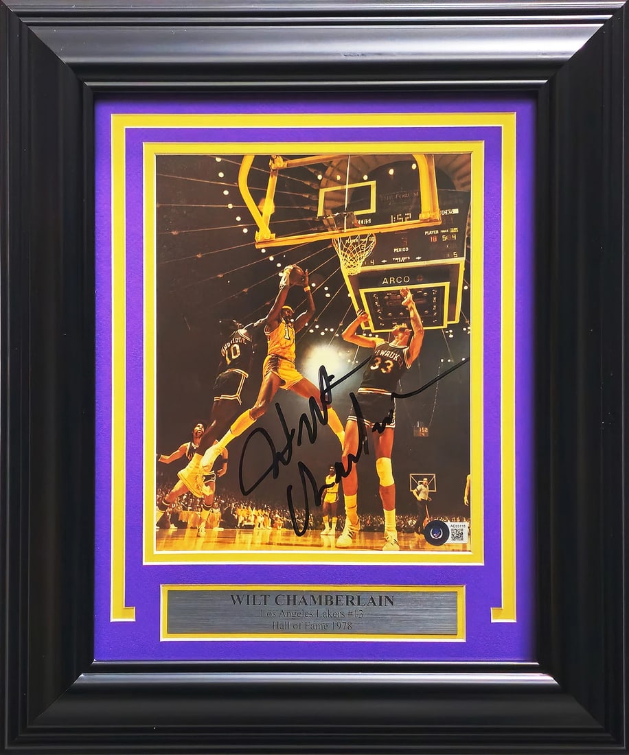 Wilt Chamberlain Autographed Signed Framed 8x10 Photo Lakers Beckett #AC85118 (1 of 5)