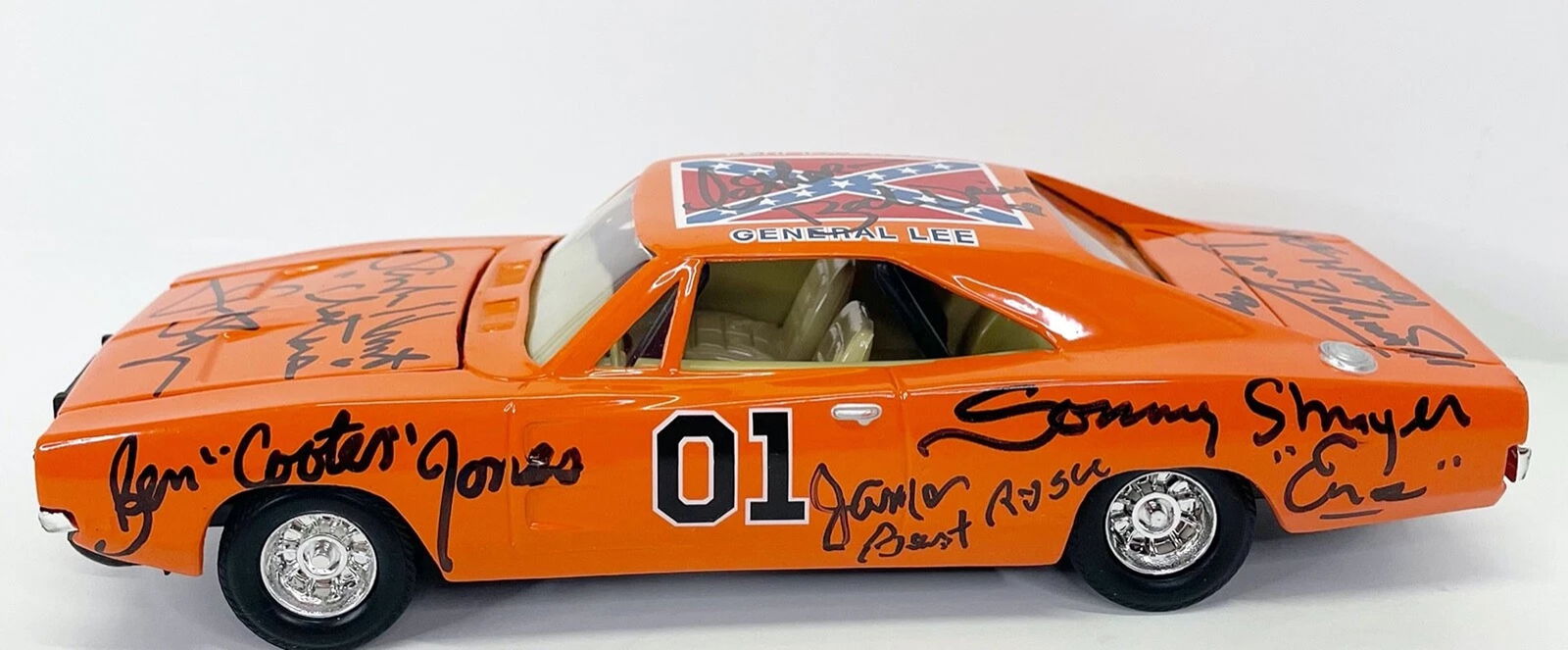 WOPAT BACH SCHNEIDER JONES HURST SHROYER BEST Signed 1:25 Dukes of Hazzard JSA: Signed: Yes,Industry: Television,Signed by: Catherine Bach Tom Wopat John Schneider Ben Jones,Autograph Authentication: James Spence (JSA),Object Type: Figure,Original/Reproduction: Original,Show: Duk
