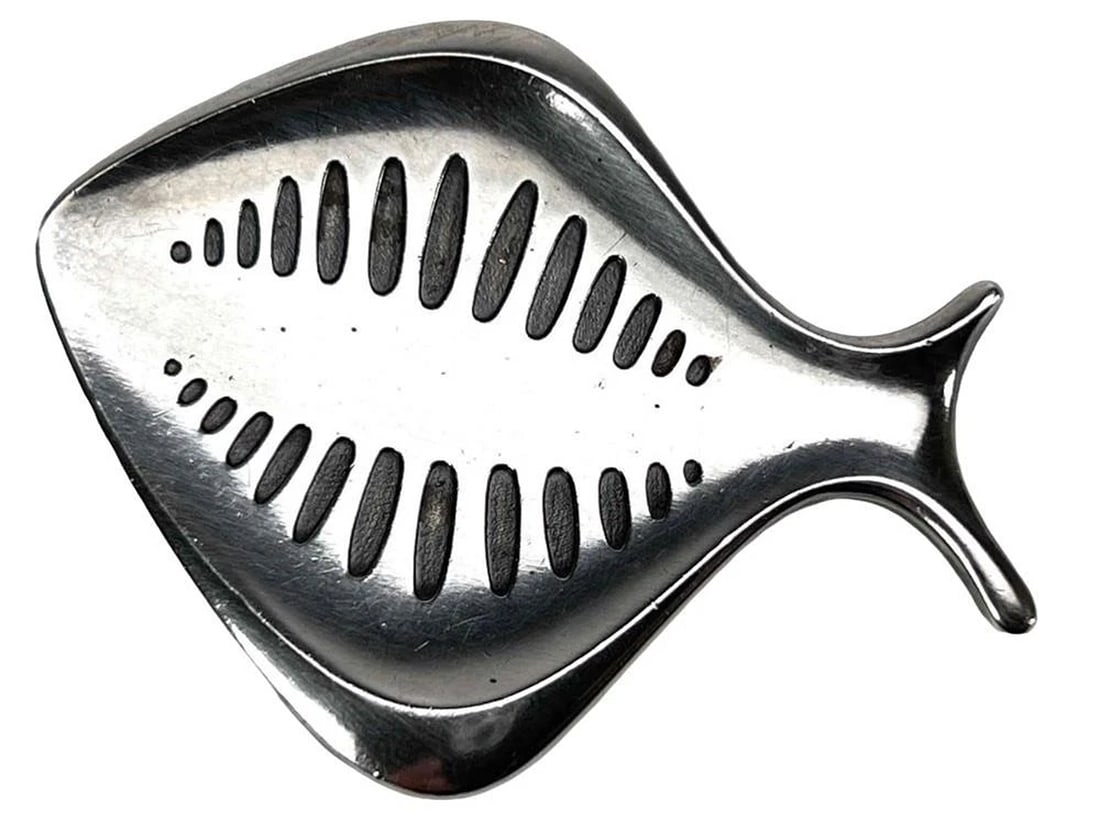 Georg Jensen Henning Koppel 343 Sterling Silver Enamel Modernist Fish Pin Brooch: Henning Koppel (1918 - 1981) was a Danish artist and designer, most known for his work for Georg Jensen in the years after World War II. He also designed porcelain (Bing & Grøndahl, glass (Holmegaard