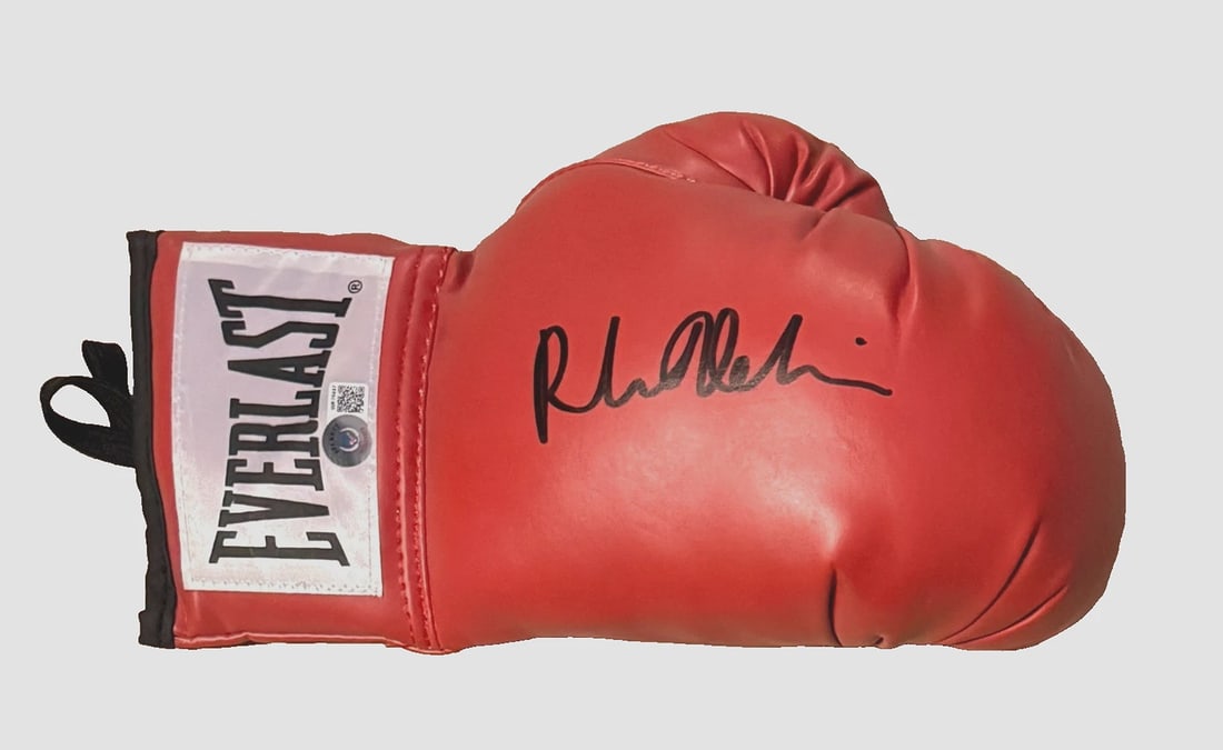Robert De Niro Signed Everlast Boxing Glove Raging Bull Beckett BAS Witnessed: Industry: Movies,Movie: Raging Bull,Signed by: Robert De Niro,Autograph Authentication: Beckett,Object Type: Photograph,Original/Reproduction: Original