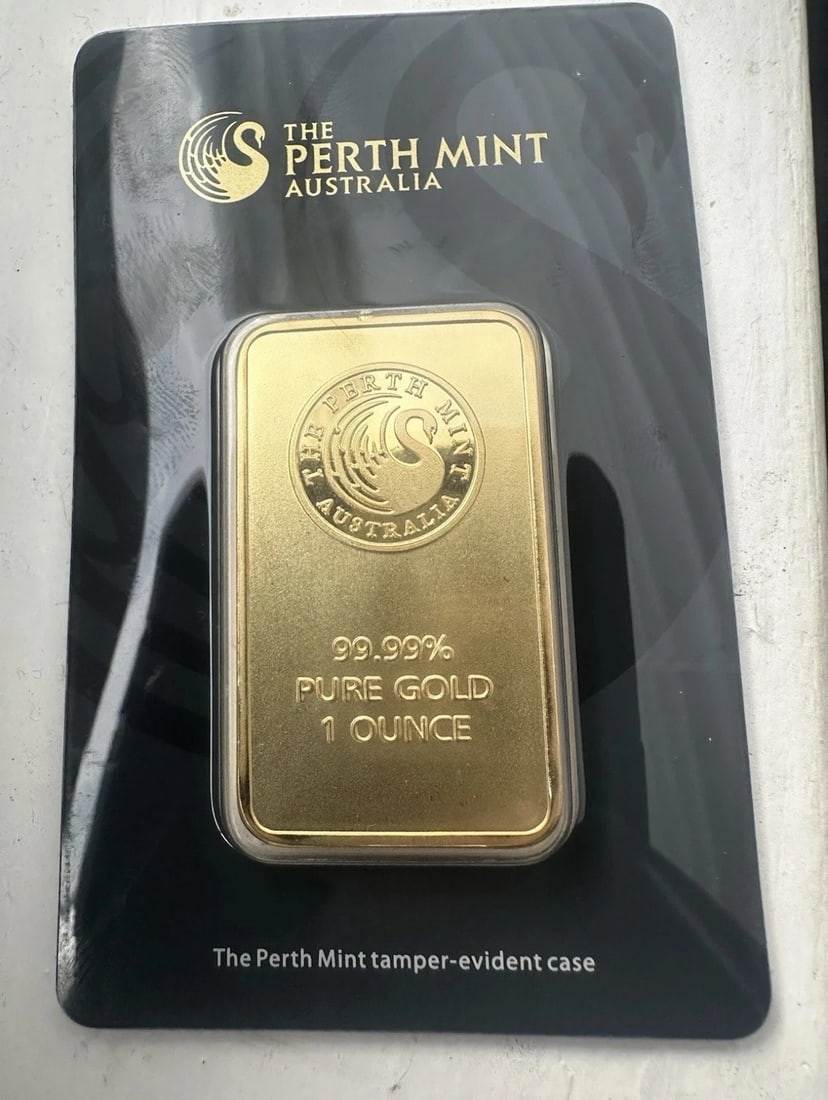 1 oz Gold Bar - Australia Perth Mint .9999 Fine Gold (Standard Assay): Composition: Gold,Shape: Bar,Fineness: 0.9999,Precious Metal Content per Unit: 1 oz,Materials sourced from: Australia,Brand/Mint: The Perth Mint,Denomination: N/A,Brand: Perth Mint,Year: N/A,Country/R