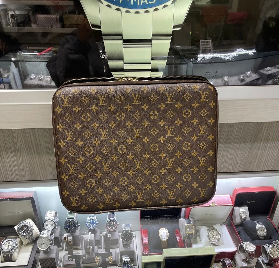 Louis Vuitton Monogram Padded 15-Inch Laptop Sleeve (2008) (1 of 16)