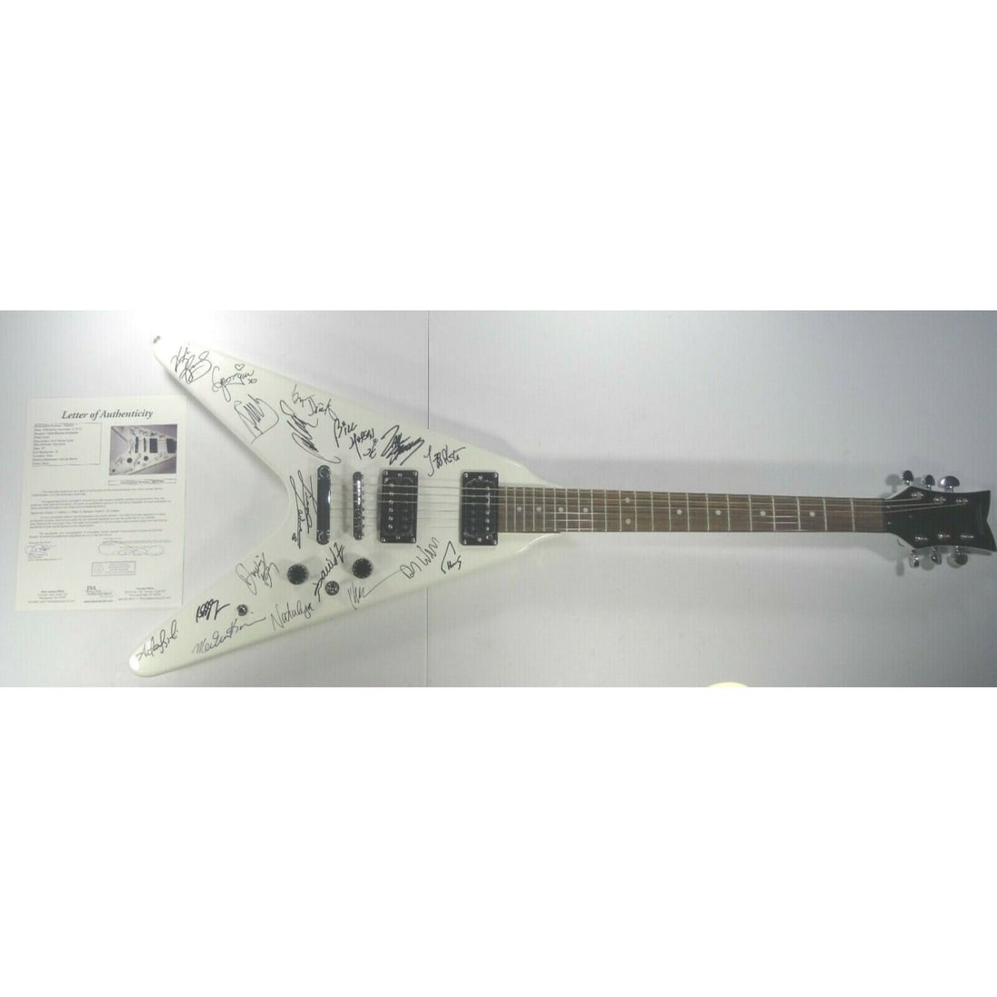 SIGNED TRANS SIBERIAN ORCHESTRA FLYING V GUITAR TSO CERTIFIED JSA COA (1 of 2)