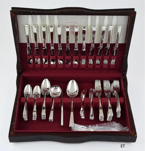 Excellent Towle 73pc Sterling Silver Craftsman Flatware Set (1 of 8)