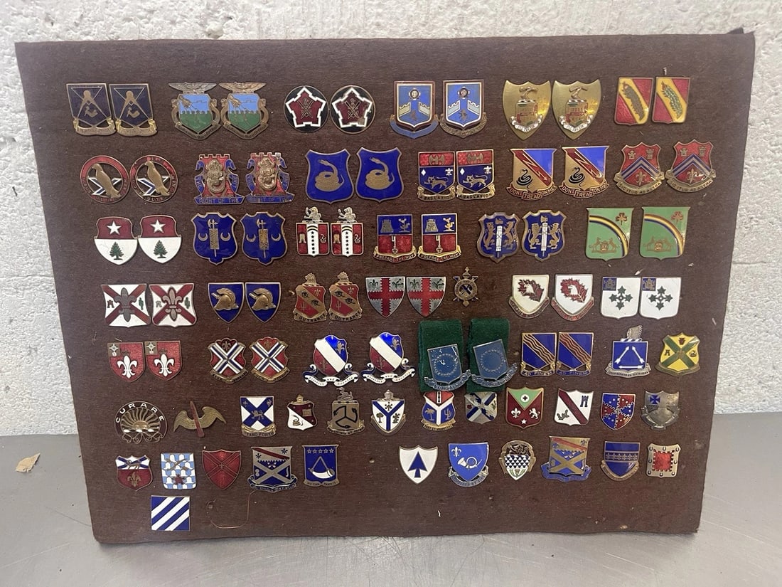 LOT OF 75+ ~ VINTAGE UNITED STATES MILITARY PINS~ ENAMELED (1 of 13)
