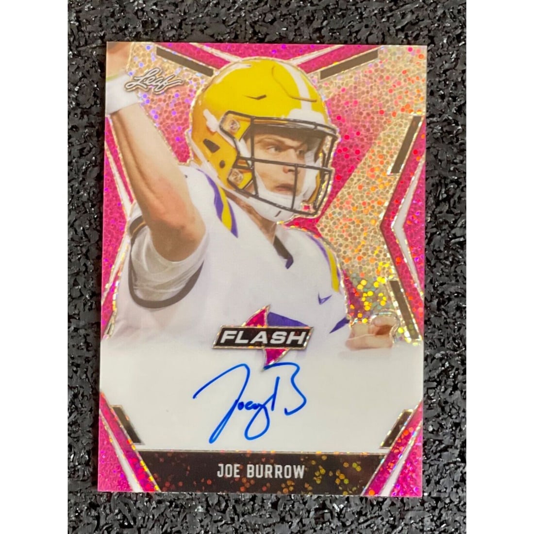 JOE BURROW 2020 Leaf Flash RC Pink Auto Portrait /15 PA-JB1 (1 of 2)