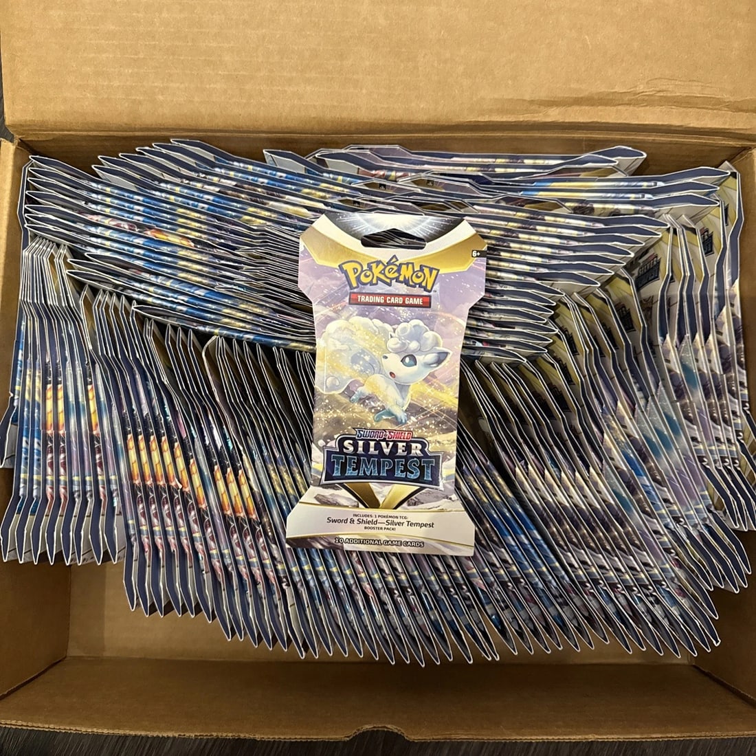Lot (100) Pokémon Silver Tempest Sleeved Booster Pack (1 of 1)